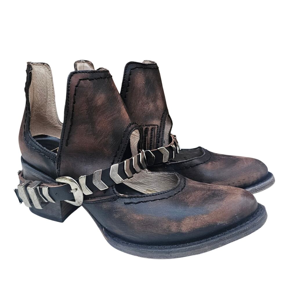 FreeBird Steven Blade Size 8 Distressed Black Brown Leather Ankle Boot Buckle